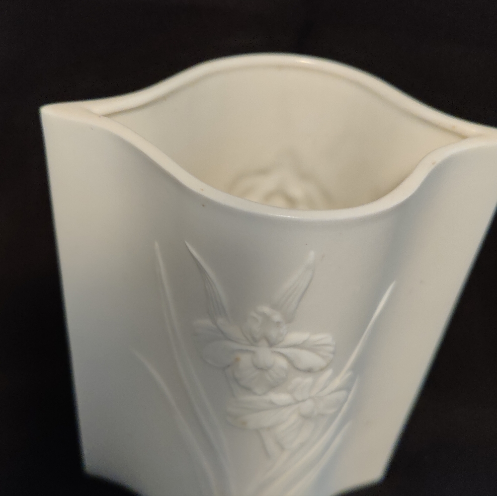 Toyo Royal China Vase